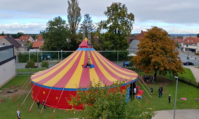 Zirkuszelt des Zirkusprojekts Grundschule Helpup