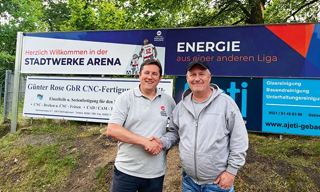 Michael Makosch, Stadtwerke Oerlinghausen, und Frank Fulland, TuS Lipperreihe,